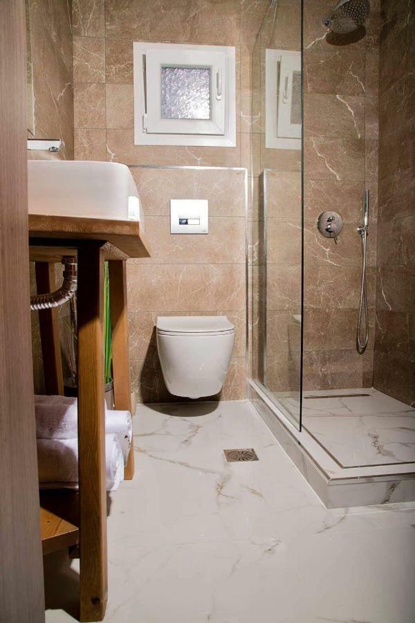Aelia Boutique Apartments & Rooms เนอาวรัสนา ภายนอก รูปภาพ