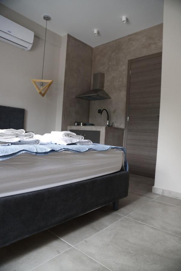 Aelia Boutique Apartments & Rooms เนอาวรัสนา ภายนอก รูปภาพ
