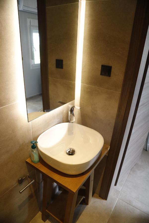 Aelia Boutique Apartments & Rooms เนอาวรัสนา ภายนอก รูปภาพ